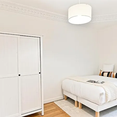 Spacious And Bright Apartment Paris