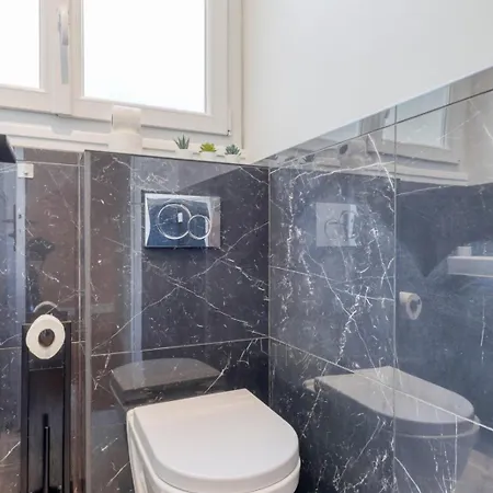 Blue Design 2bdr Flat In The Heart Of Bastille Paris