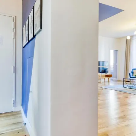 Blue Design 2bdr Flat In The Heart Of Bastille Apartment *