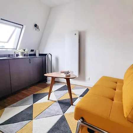 Charming Aligre Bastille Neighborhood Apartment Paris