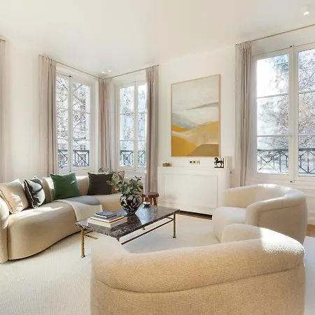 Pick A Flat's In Saint-germain - Place Furstemberg