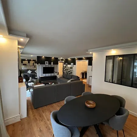 Tour Eiffel 120 M2