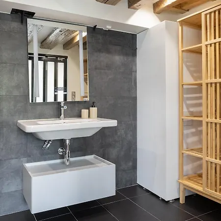 Pick A Flat's In Saint Louis - Quai Des Orfevres *