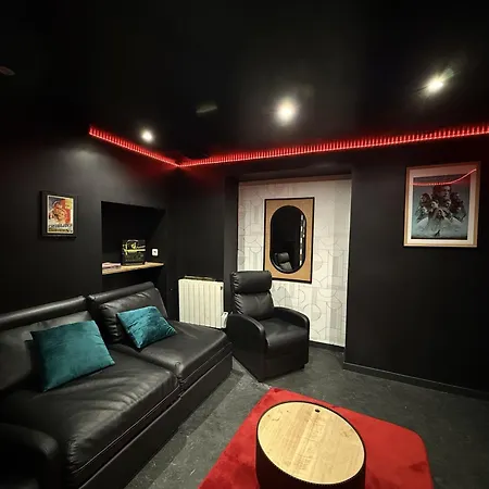 Apartment 80 - Cinema Sebastopol