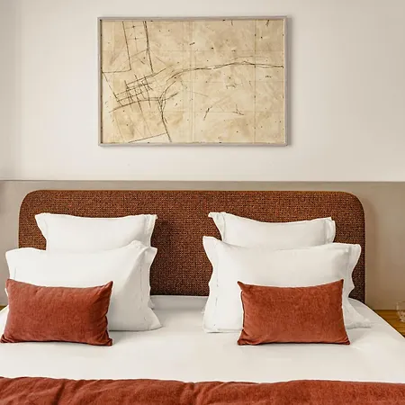 1.75 La Source Hotel