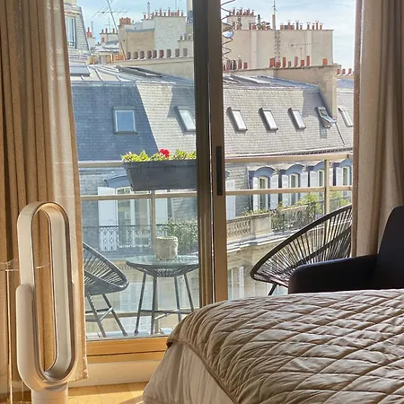 Fabulous Big With Balcon Arc Of Triumph