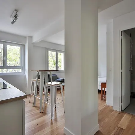 Le Reve Blanc -lumineux & Cosy- Independant Apartment