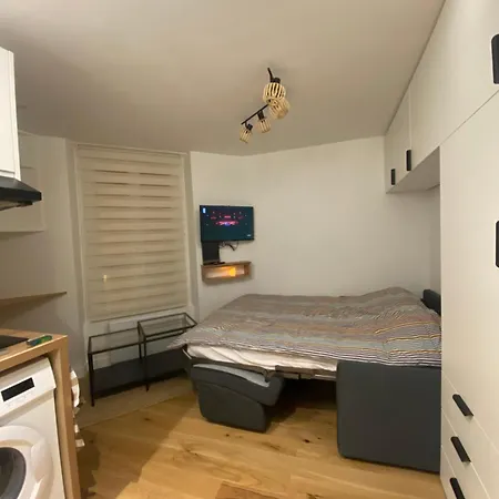 Small Comfy In * Párizs