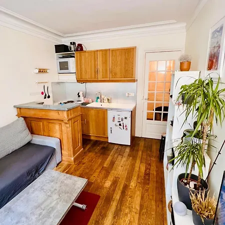 Cosy In 11th Apartment