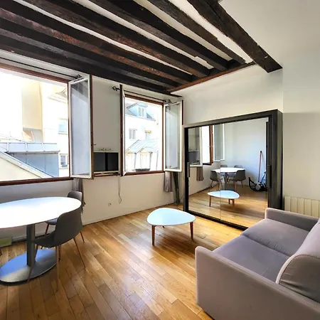 Soma In Appartement Paris