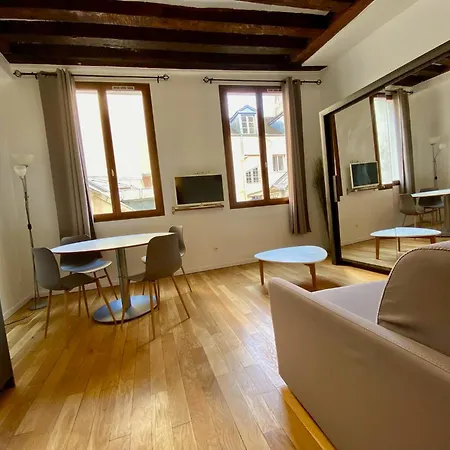 Soma In Appartement Paris