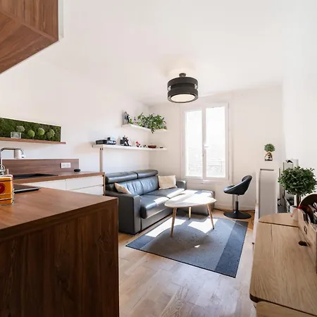 Superb Bright Apartment