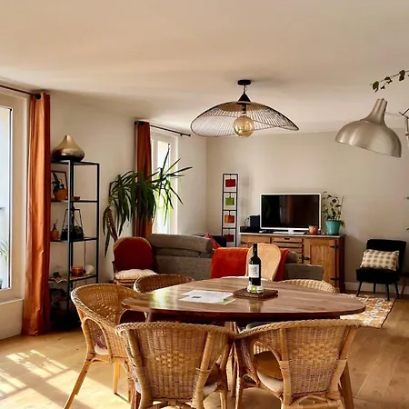 아파트 Large, Quiet, Familial Floor Duplex *