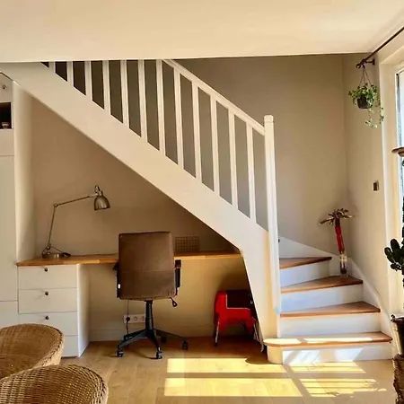 Large, Quiet, Familial Floor Duplex