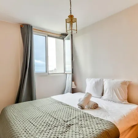 1br Flat View On Eiffel Tower And Sacre-coeur