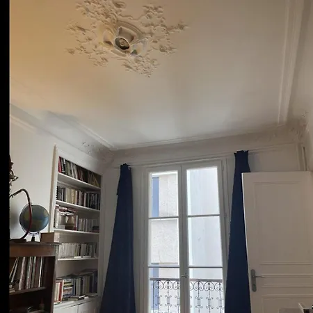 Bright On Rue Ballu Apartment *