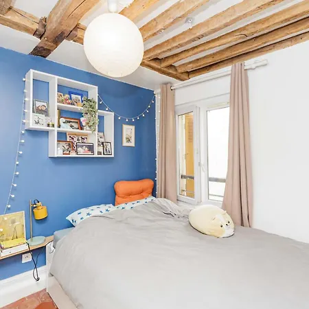 And Bright 40 M For 2 Near Belleville * Paris
