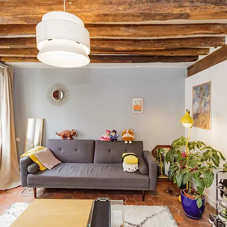 And Bright 40 M For 2 Near Belleville Apartment *