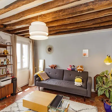 And Bright 40 M For 2 Near Belleville Paris