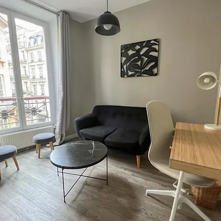 Flexliving - Beautiful 2-room - Chaussee D'antin - 09 Apartment