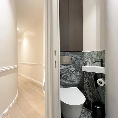 Urban Flat 191 - Luxury 3 Bedroom - Madeleine