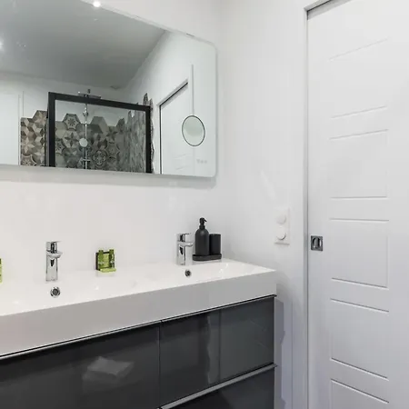 Magnificent - 4br 10p - Arc De Triomphe Apartment