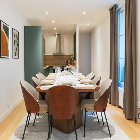 Magnificent - 4br 10p - Arc De Triomphe Apartment