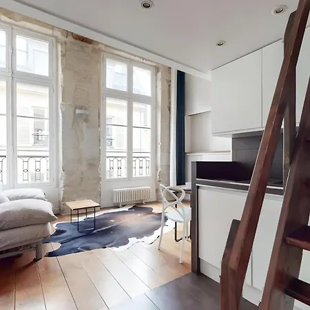 Apartment Chez Gustave: Clim Calm,saint Paul Marais, 2guests