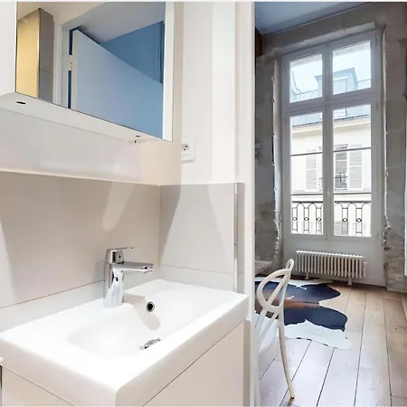 Appartamento Chez Gustave: Clim Calm,saint Paul Marais, 2guests
