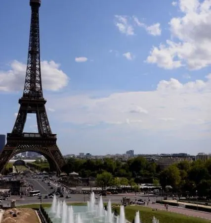 Проживание в семье Eiffel Tower Oasis 30m From Eiffel Tower *