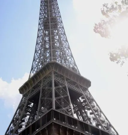 Проживание в семье Eiffel Tower Oasis 30m From Eiffel Tower Париж