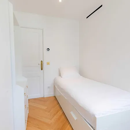 Magnificent - 3br - 6p - Le Marais Apartment *