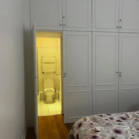 Eiffel Tower Oasis 30m From Eiffel Tower Проживание в семье Париж