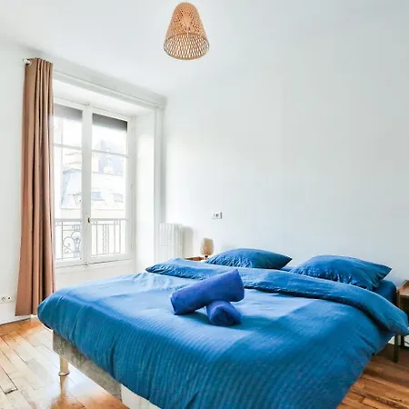Le Marais Free Netflix Apartment *