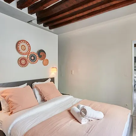Center Of By Prestige Apartment *