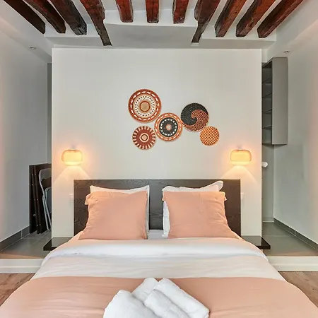 Center Of By Prestige Apartment *