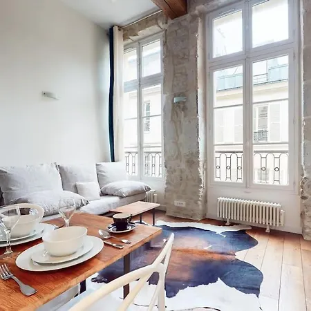 Apartment Chez Gustave: Clim Calm,saint Paul Marais, 2guests
