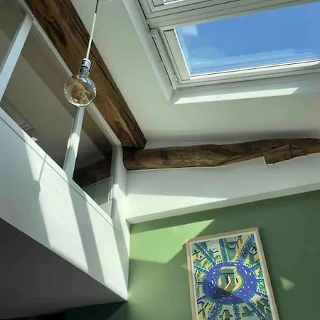 Bright Duplex On The Floor - Close To Opera