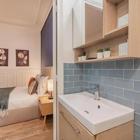 Apartment Douillet Pour 2 Au Coeur De Montmartre-ii Paris