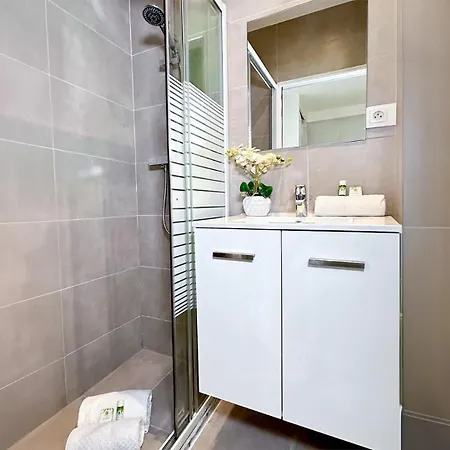 Comfortable Family Flat In Apartment Paris