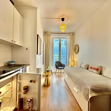 Petit Apartment *