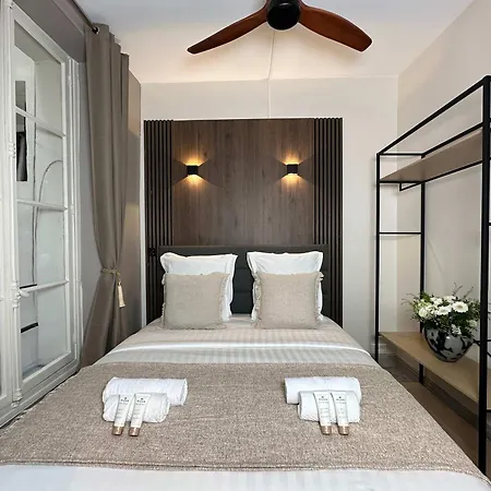 Unique At The Bourse Apartment