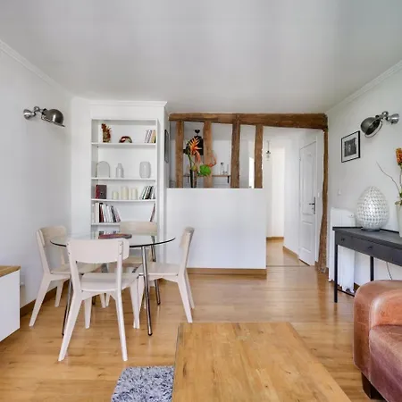 Stunning 1br Flat With Balcony Near Metro Station Apartment