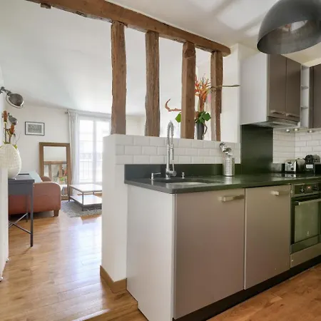アパート Stunning 1br Flat With Balcony Near Metro Station *