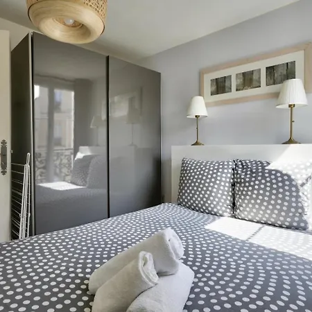 Apartment Stunning 1br Flat With Balcony Near Metro Station Paris