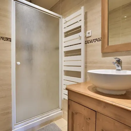 Stunning 1br Flat With Balcony Near Metro Station *