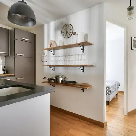 Stunning 1br Flat With Balcony Near Metro Station アパート パリ