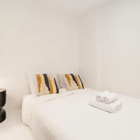 Apartment Cozy In Lively Neighborhood 3p *