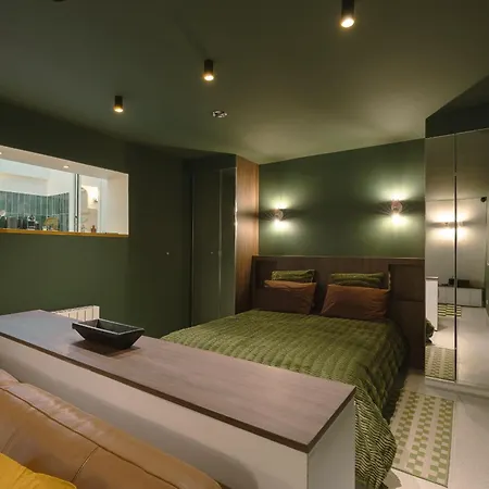 Apartment Mini Loft Buttes Chaumont