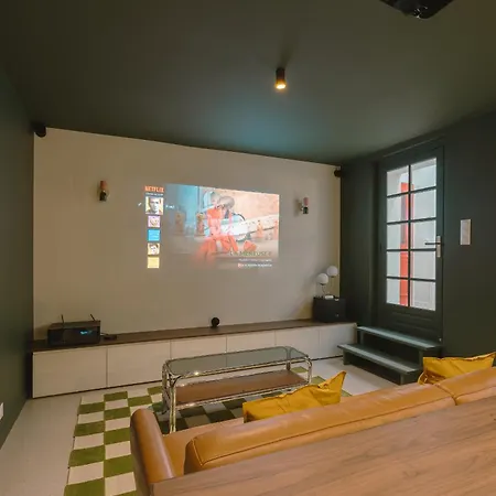 Mini Loft Buttes Chaumont * Paris